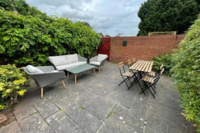 NomiHomes-Otis House-Free Parking x 2-Central -10ppl